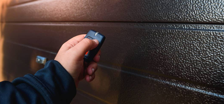 automatic door opener with remote control in Thousand Oaks